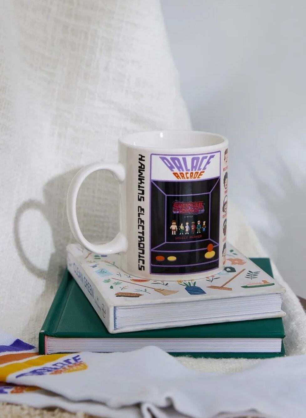 Stranger Things Palace Arcade Ceramic Coffee Mug Paladone Hawkins 10.1 oz